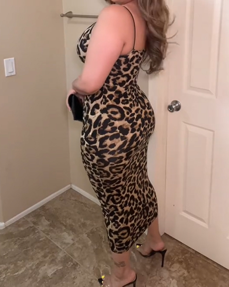 Fashionable And Sexy V-Neck Backless Printed Dress