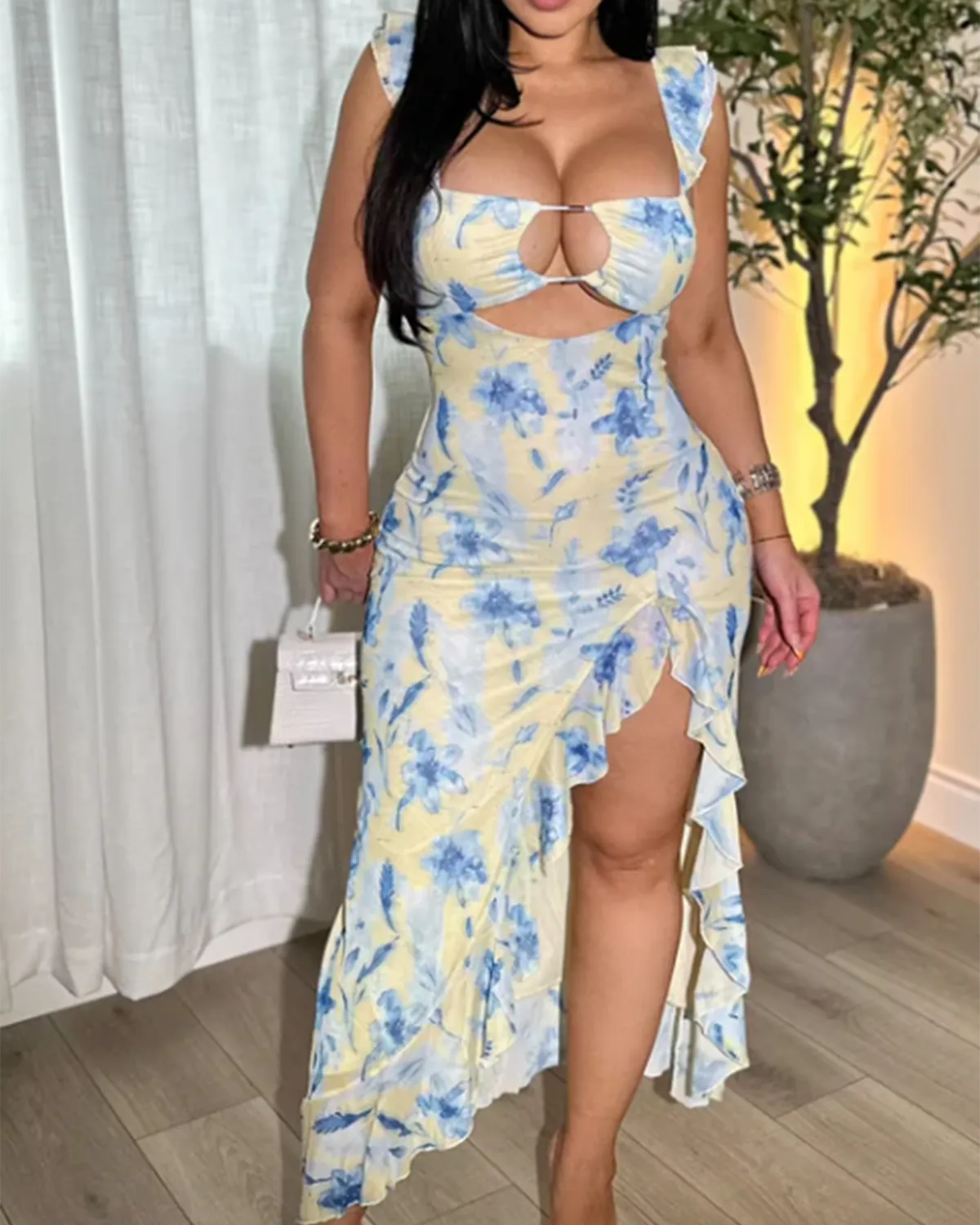 Gentle And Sexy Slim Fit Bevel Lace Long Dress