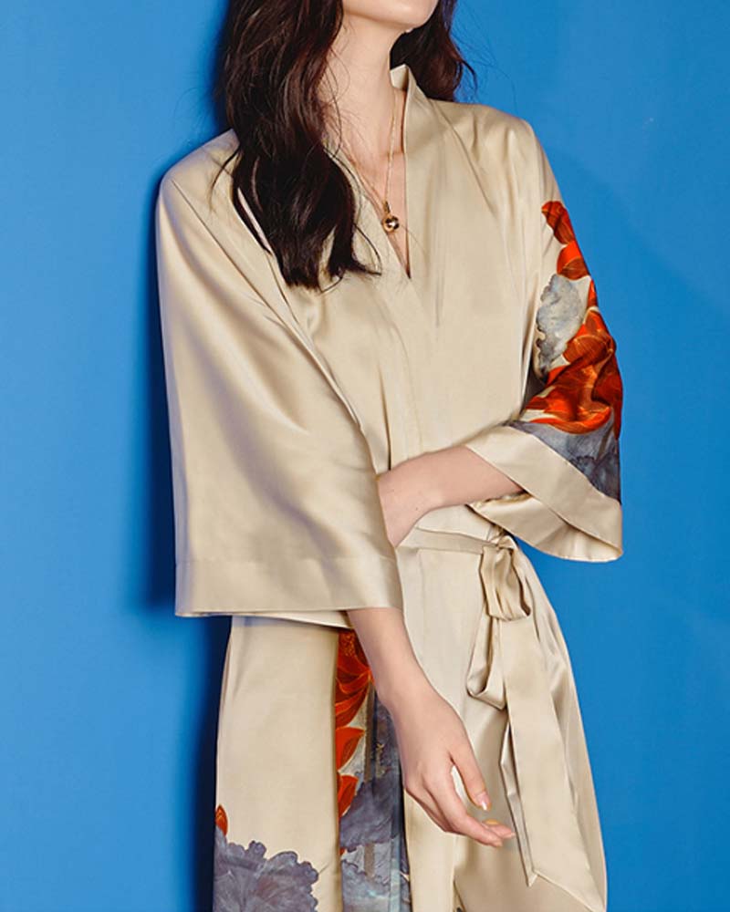 Light Luxury Satin Satin Pajamas With Three-Quarter Sleeves